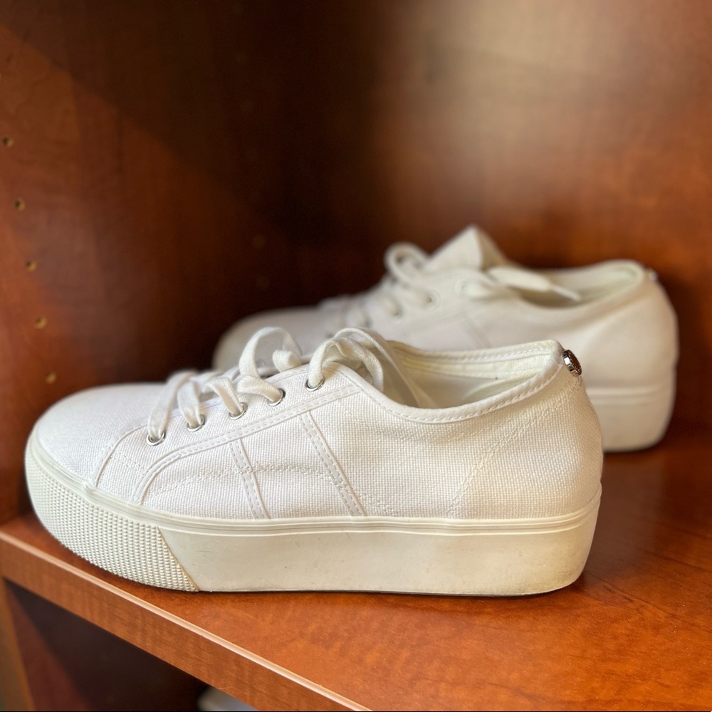 Steve Madden Emmi Flatform Sneaker